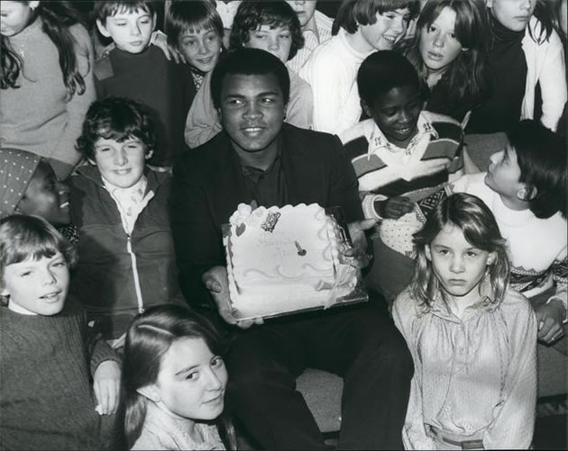 Muhammad Ali with the children of Acton Green Middle School