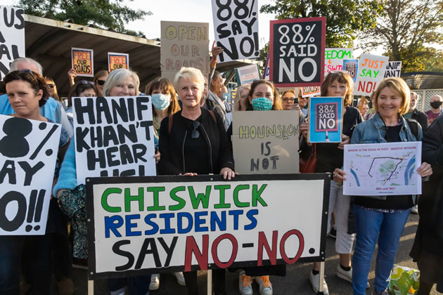 About 150 protestors from Chiswick came to Hounslow House