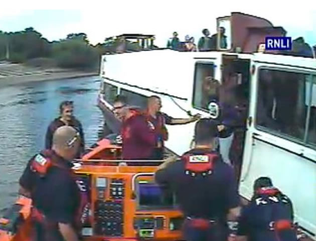chiswick rnli rescue people from broken down passenger boat 
