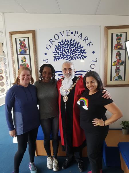 hounslow mayor with parents at grove park primary 