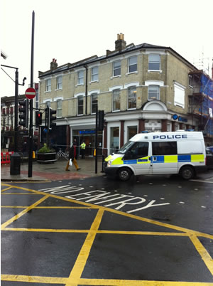 robbery chiswick high road