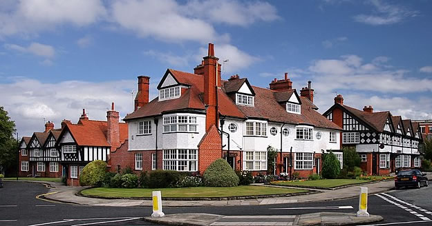 • Port Sunlight Village in the Wirral — based on the Bedford Park model — founded from 1888 by William Lever for the employees of his soap factory. Photo by Alex Livet