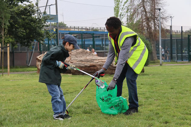Cllr Mushiso and pupil from St Mary's Primary School
