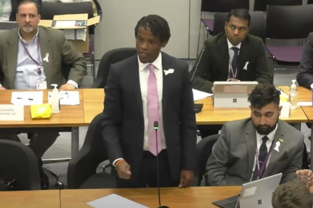 Cllr Ron Mushiso addressing a Hounslow Council meeting 