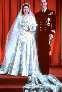 picture of the Queen and Prince Philip on their wedding day in 1947