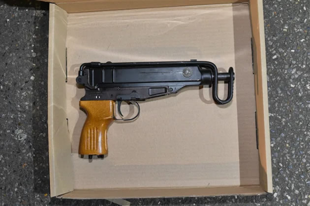 A Scorpion machine gun seized by Met officers