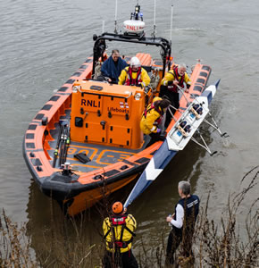 Chiswick RNLI Rescue Soggy Scullers 
