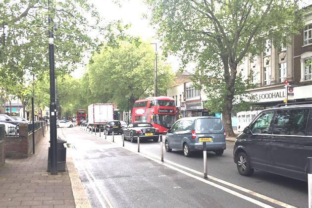 There has been a consistent increase in week day bus journey times on Chiswick High Road 