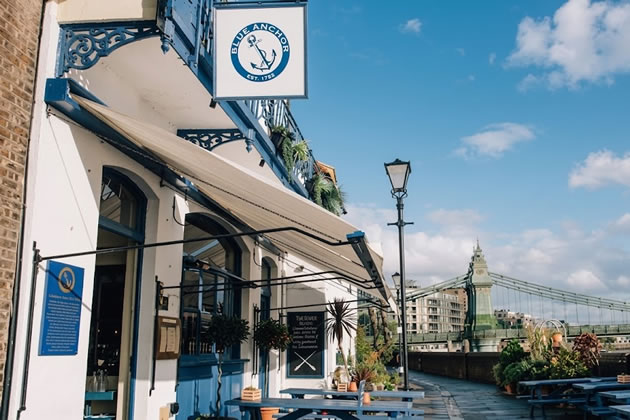 The Blue Anchor has a view of Hammersmith Bridge