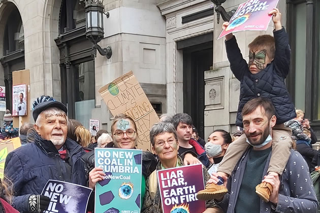 Chiswick and Ealing residents are calling on UK government to end support for fossil fuels as part of global day of action for climate justice on 6 November.