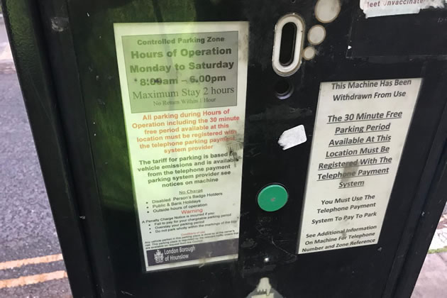 The redundant parking machine implies it is okay to park outside the hours of operation of the CPZ 