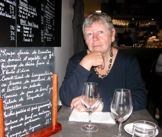 Award-winning writer and waterways campaigner, Di Murrell