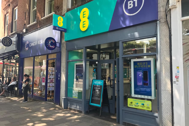 The EE shop on Chiswick High Road
