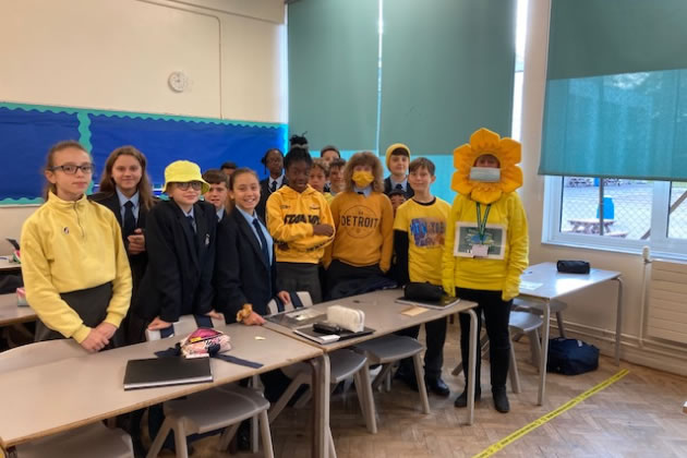 Chiswick School Take Part in #HelloYellow 
