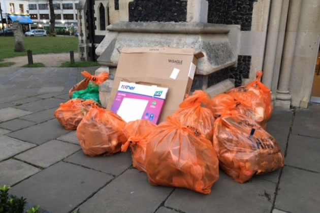 Litter on Turnham Green