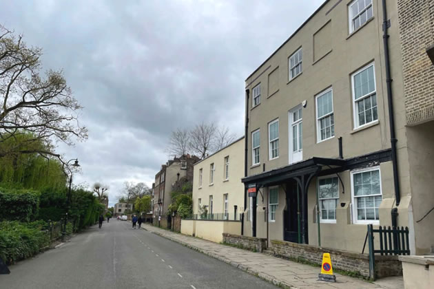 Red Lion House on Chiswick Mall 