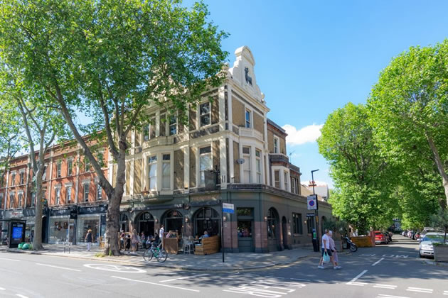 The Roebuck on Chiswick High Road