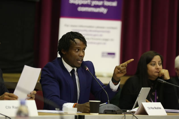 Cllr Mushiso chairing a Chiswick Area Forum meeting 