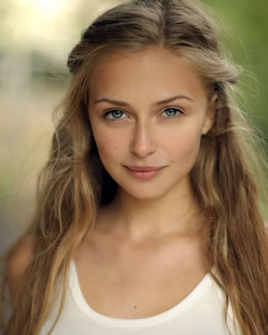 Sophie Simnett local actor gets part in Disney series 