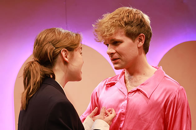 Eliza Horn’s delivers a 'powerful, incandescent performance'Martha Ibbotson and Jonny Wiles