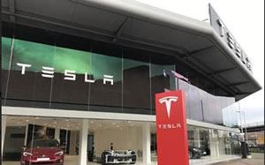 tesla showroom in chiswick 